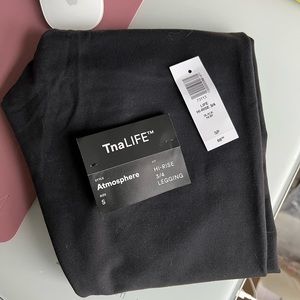 Aritzia TnaLIFE Atmosphere Hi-Rise 3/4 leggings sz S